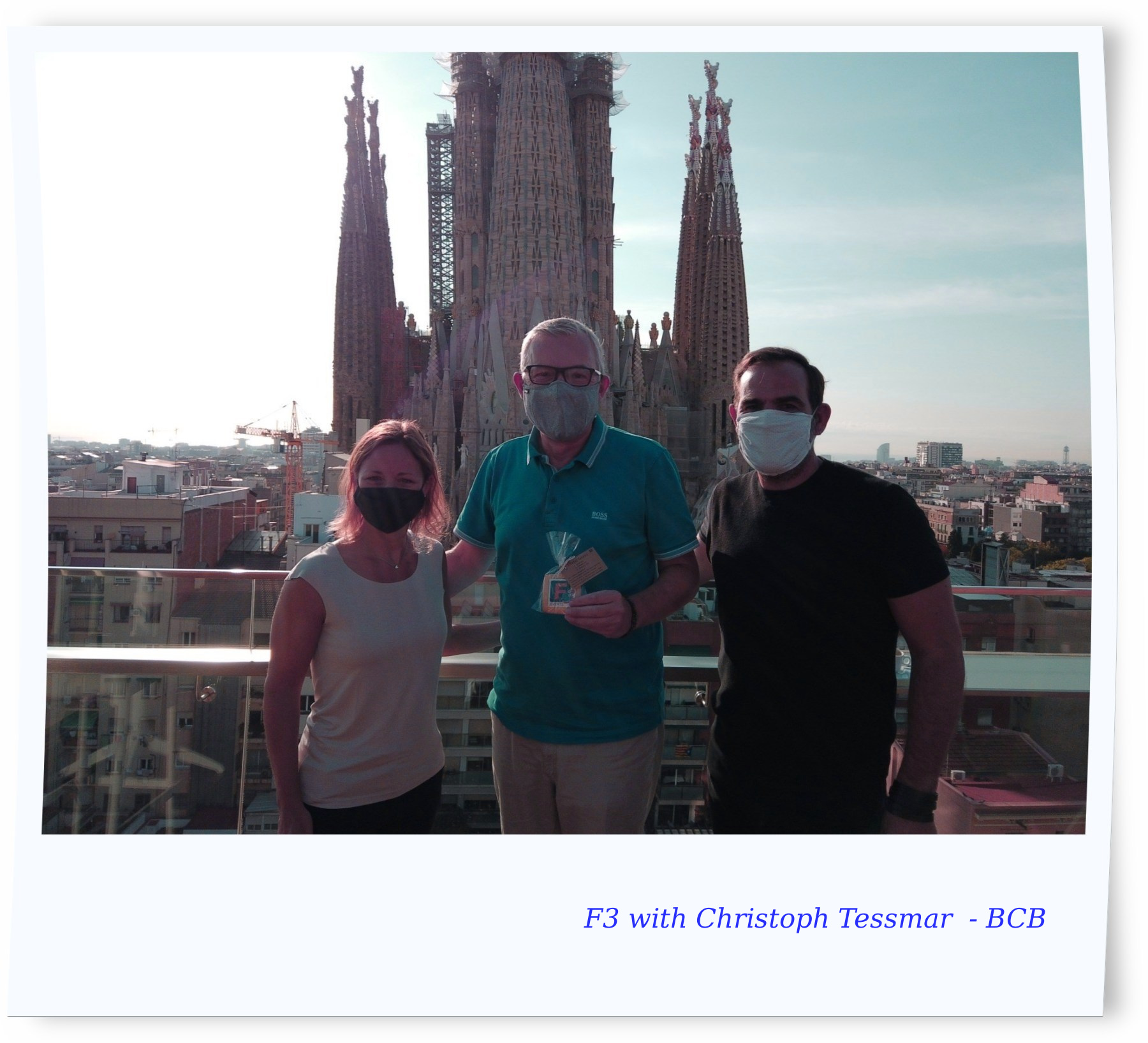 Tuxpi photo editor: https://www.tuxpi.com
